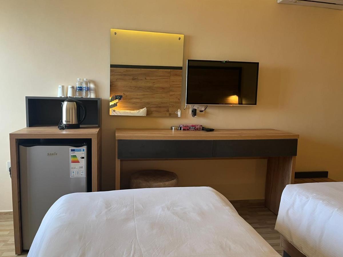 The Palm Hotel Akaba Zewnętrze zdjęcie