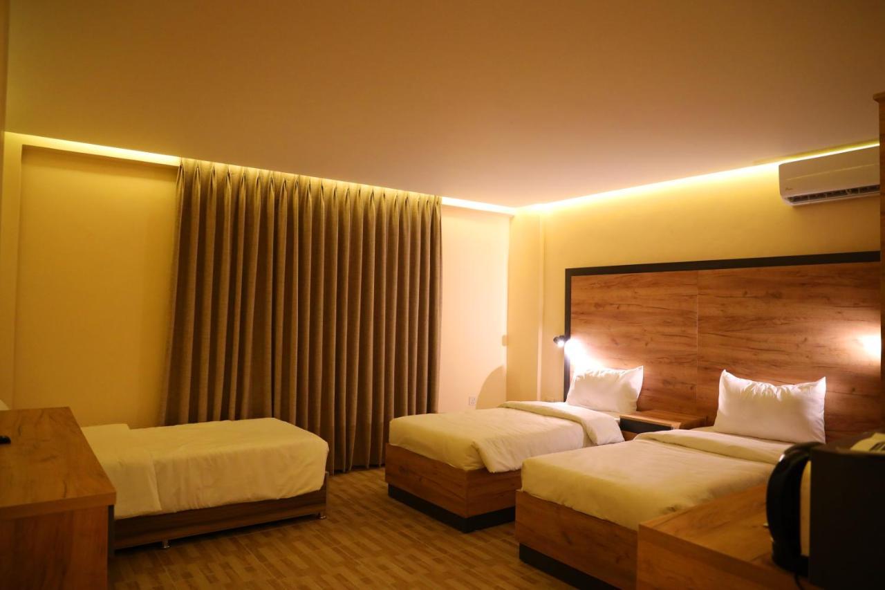 The Palm Hotel Akaba Zewnętrze zdjęcie